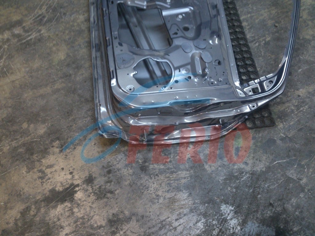 Дверь передняя левая для Ford Focus (CB8) 2011 1.6 (XTDA 85hp) FWD MT