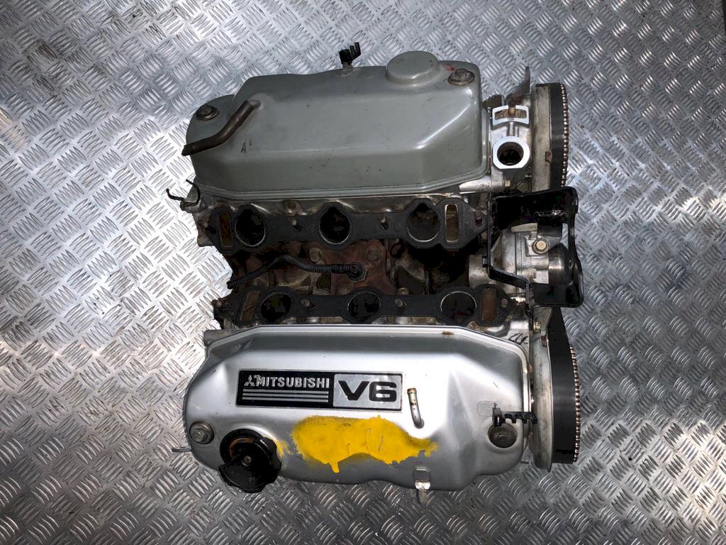 Двигатель для Mitsubishi Pajero (LA-V73W) 3.0 (6G72 180hp) 4WD MT