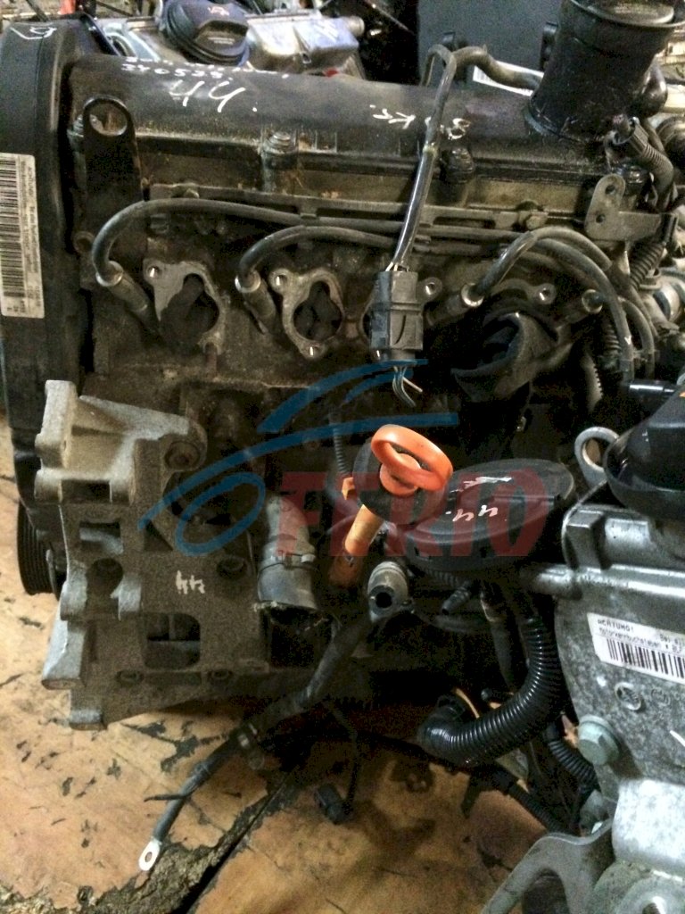 Двигатель (с навесным) для Volkswagen Caddy (2KB, 2KJ, 2KA, 2KH) 2010 1.6 (BSF 102hp) FWD MT