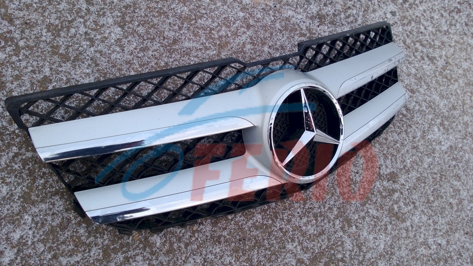 Решетка радиатора для Mercedes-Benz GLK class (X204) 2.1d (651.912 204hp) 4WD AT