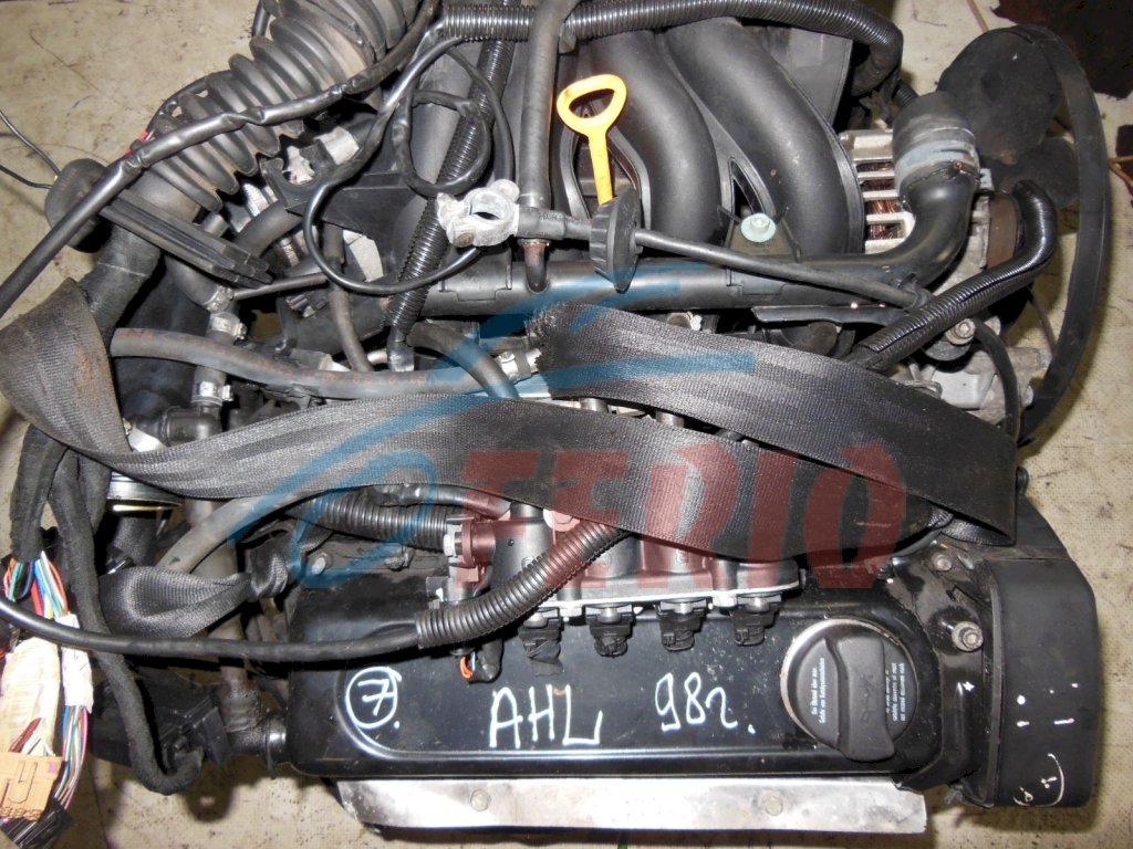 Двигатель (с навесным) для Volkswagen Passat (B5) 1996 1.6 (AHL 101hp) FWD AT